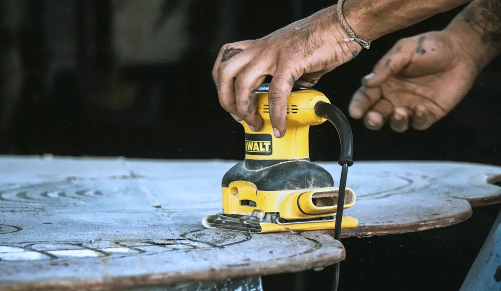 Difference between an orbital sander and a random orbital sander? orbital sander and a random orbital sander